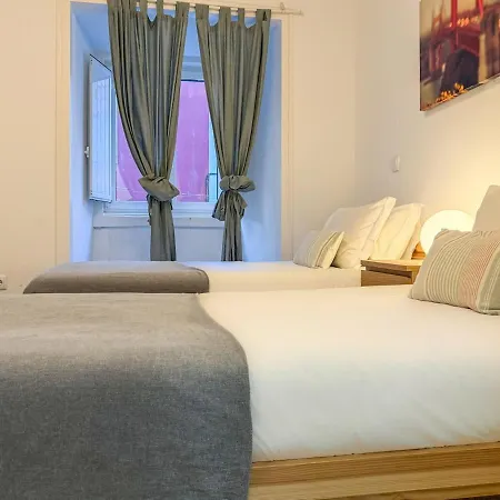 Apartment Your In Santa Marta Next To Liberdade Lisbon